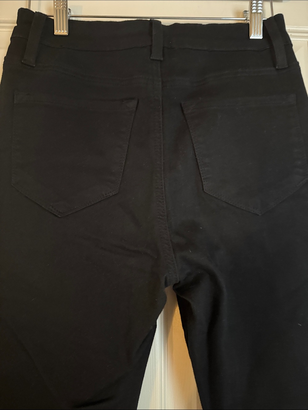 Lulu's Black Ankle Cropped Jeans with Feather Hem - Picture 6 of 9